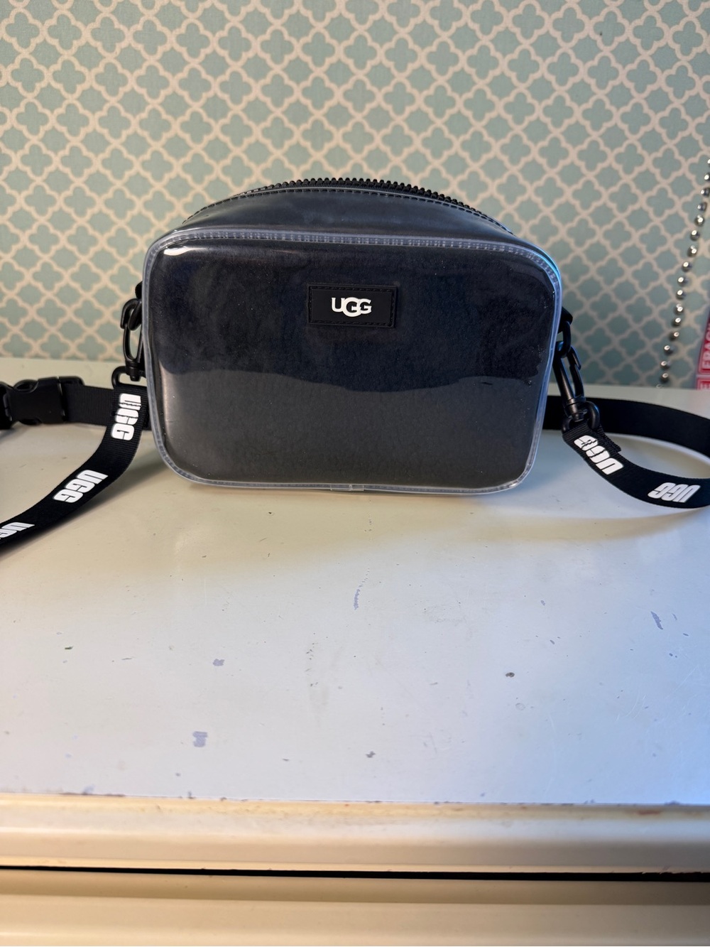 UGG Black Clear Crossbody Belt Bag with Branded Strap 5X83 strap drop 24